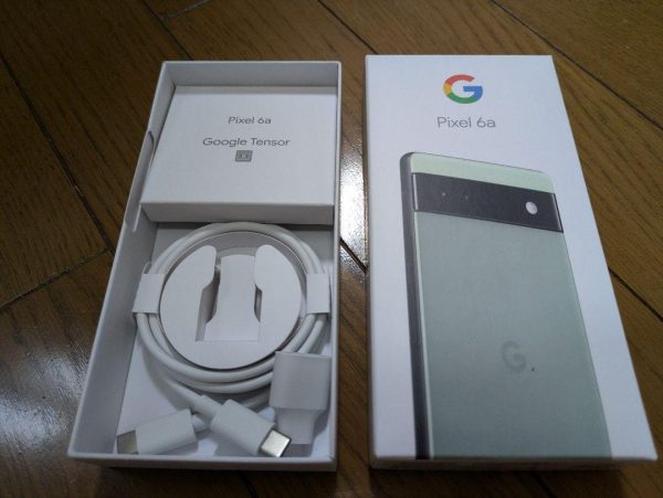 Pixel 6a 箱と添付品 緑